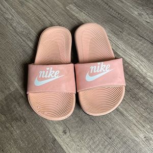 Kid’s Pink Nike slides